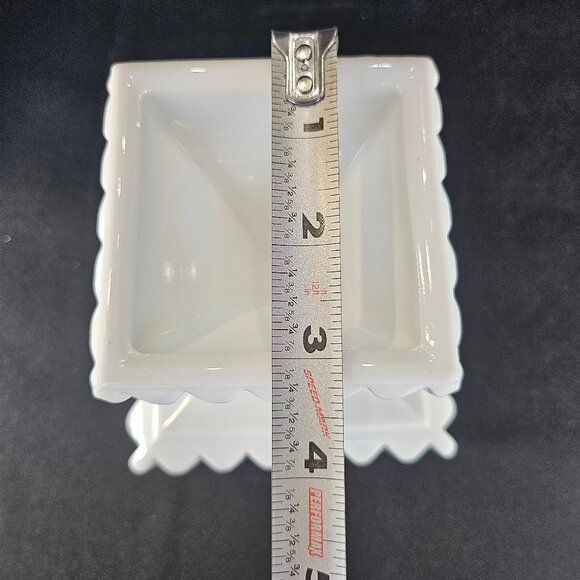 Large Vintage Westmoreland Wedding Milk Glass Covered Pedestal Candy Dish - Picture 11 of 12